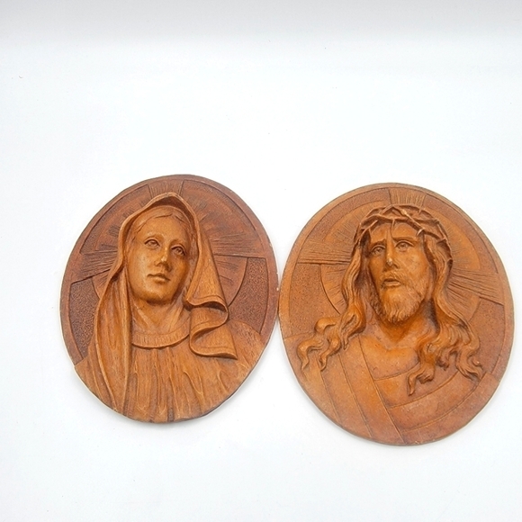 VINTAGE brown resin Jesus and Virgin Mary wall plaque - Picture 1 of 9
